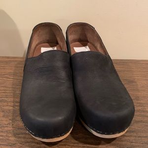 Dansko Mavis clog